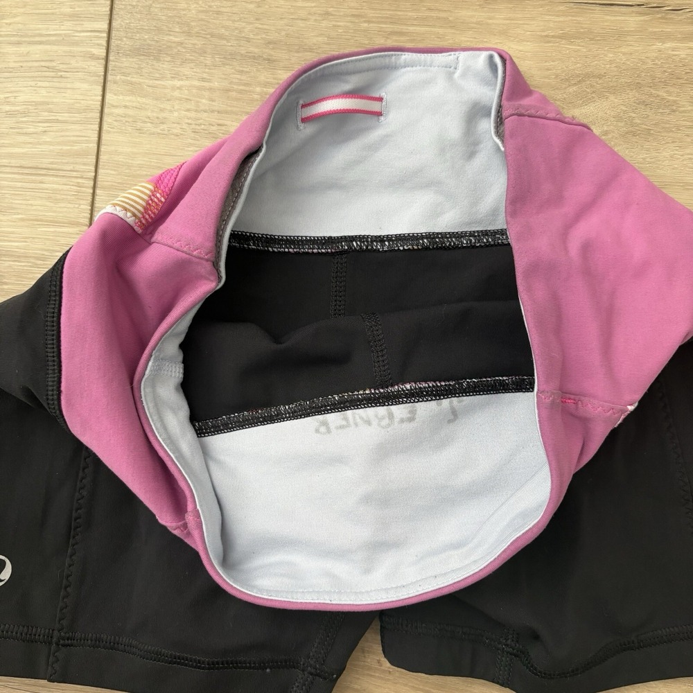 Lululemon Groove shorts Womens 4 Black pink waist pockets zip pocket‎ drawcord - Picture 5 of 5